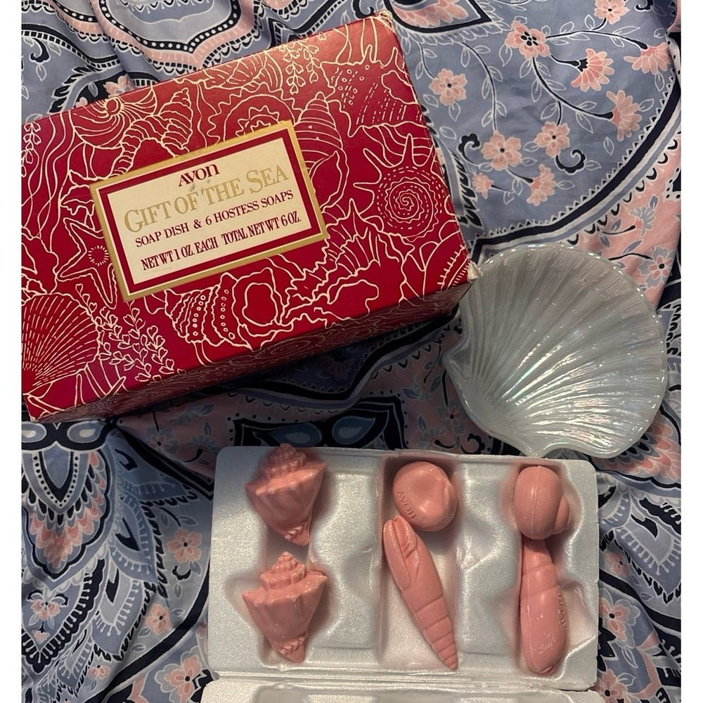 Vintage Avon 70's Gift of the Sea Glass Shell Soap Dish & 6 Hostess Soaps